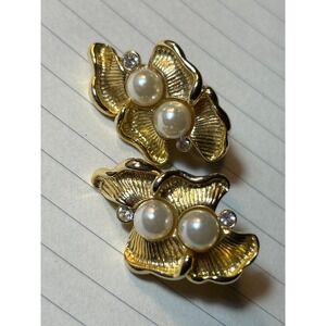 Vintage Gold Earrings Leaf Design with Pearls Zirconia clip on